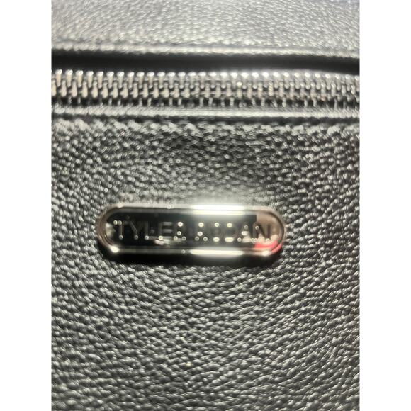 Tyler Rodan Faux Pebble Leather Shoulder Bag with lots of Interior Organization - Picture 2 of 5